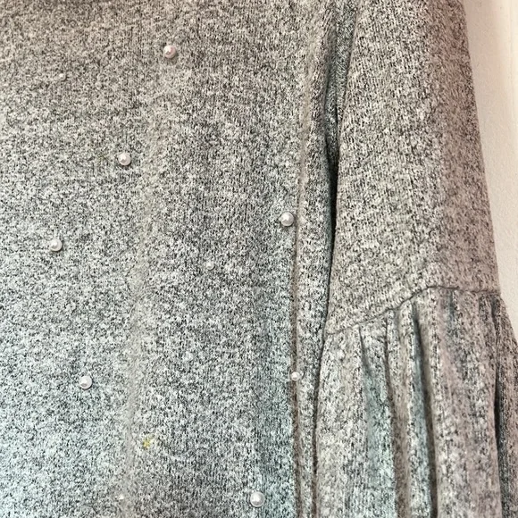 Simply Vera Vera Wang Womens Top Gray with White Pearls Size S Bell Slee… - Picture 7 of 12